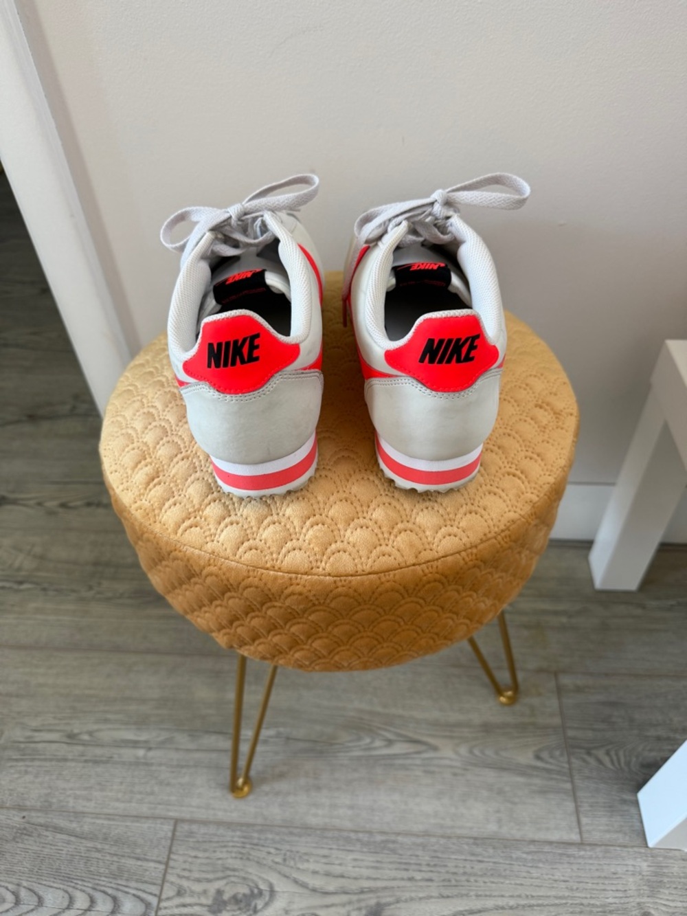 Nike Cortez White and Neon Orange Women’s Size 10.5 🔥 - Picture 3 of 6